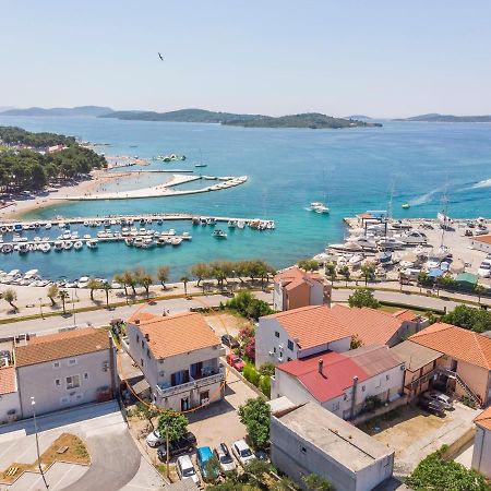 Apartment And Rooms Artina Vodice Exterior foto